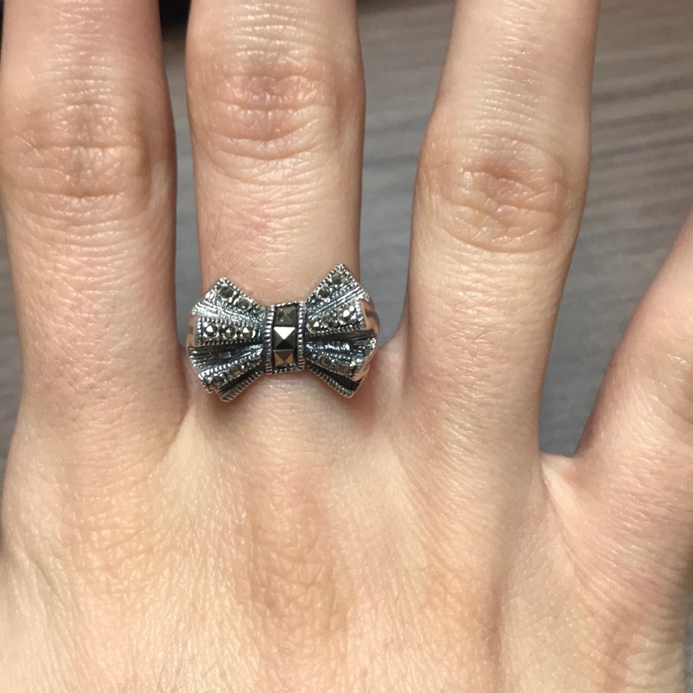 Bow Silver Ring